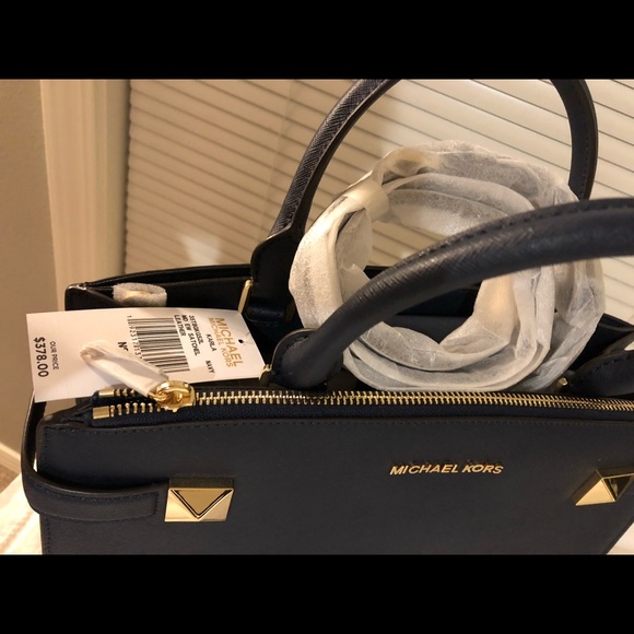 New ❤️ Michael Kors - Picture 3 of 4